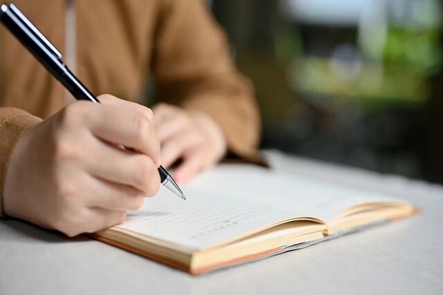 چگونه برای کتاب اسم مناسب انتخاب کنیم